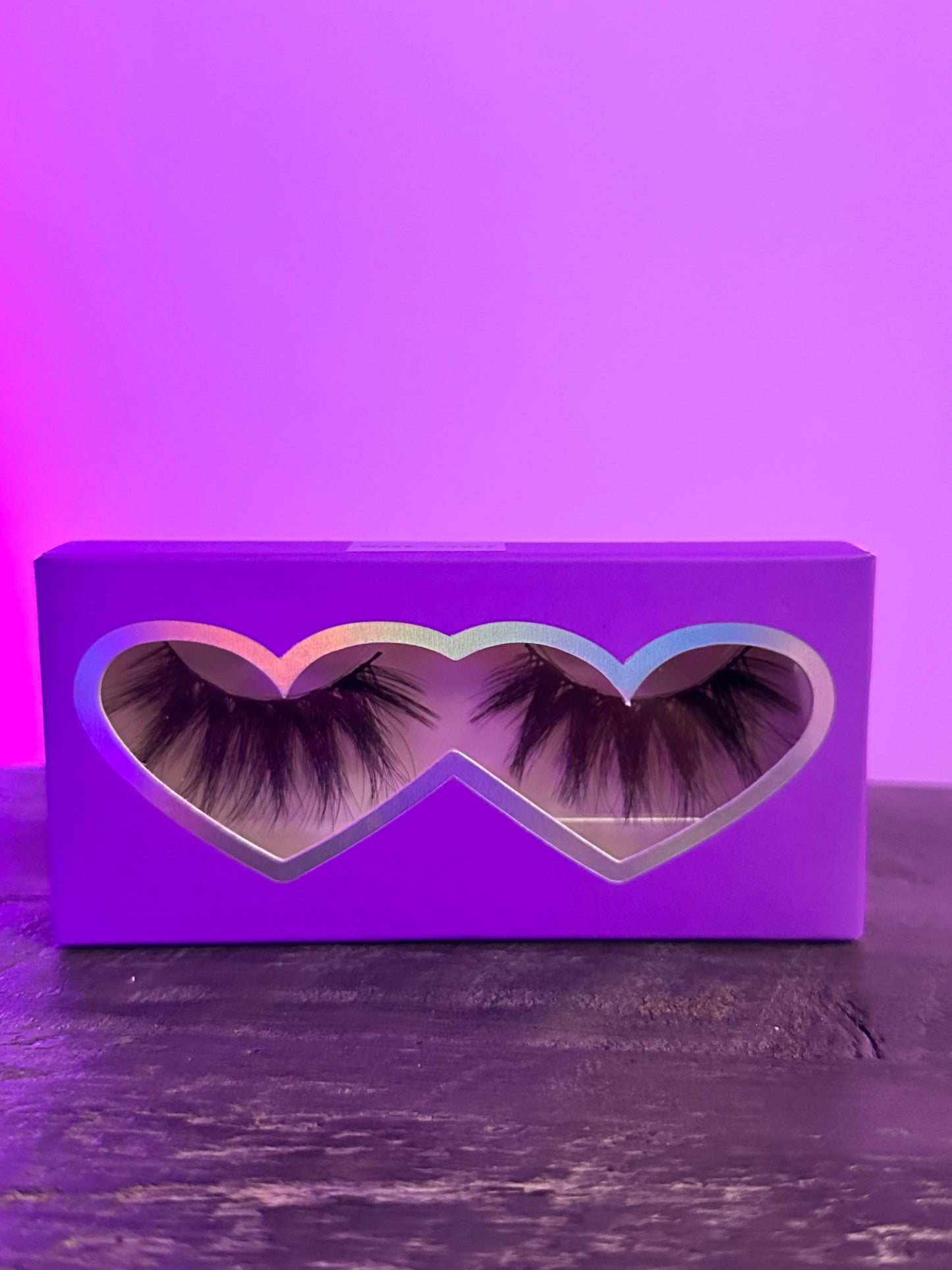 “West coast” lash strip